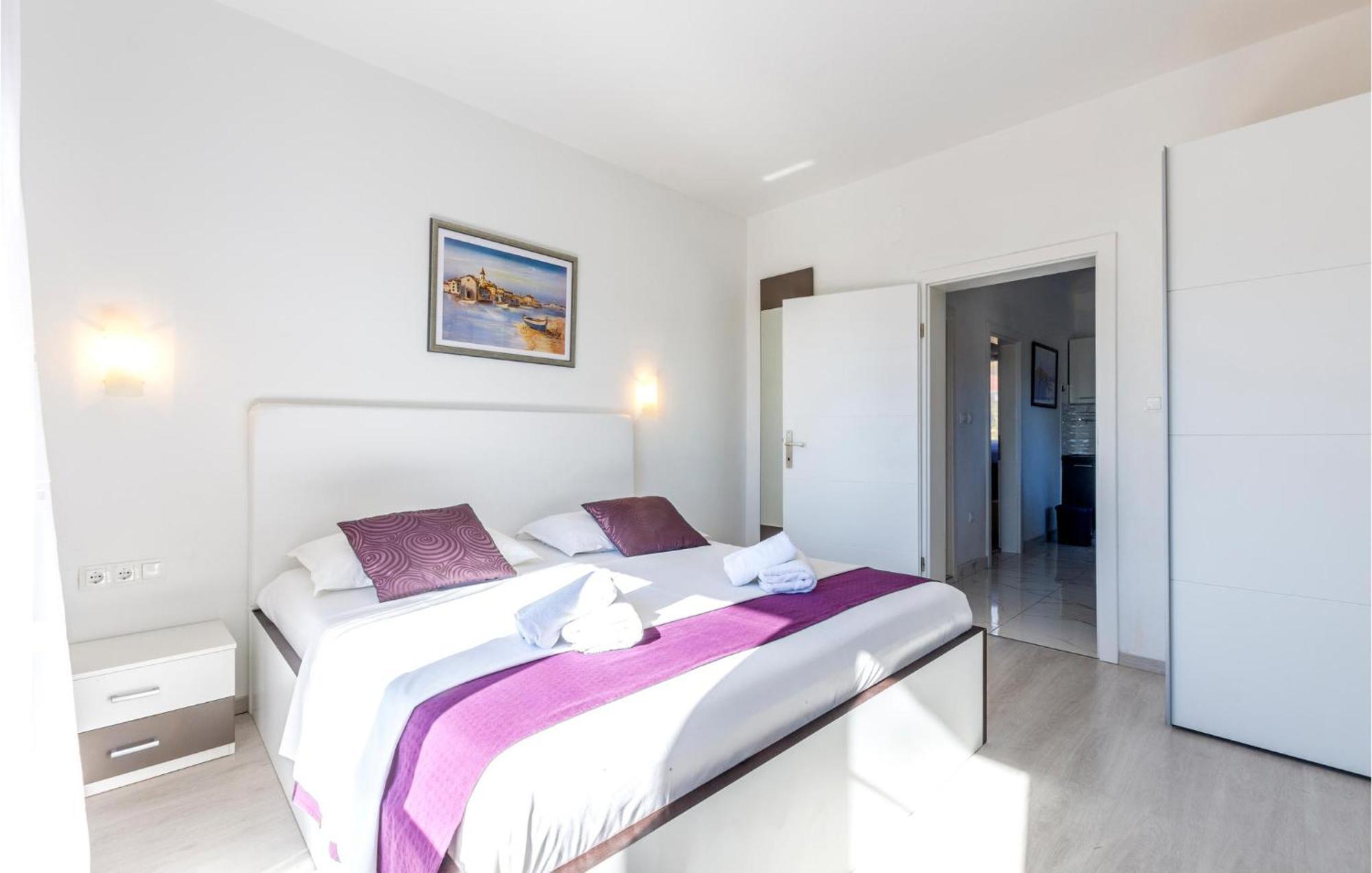 Nice Apartment In Kastel Stari With Kitchen Kastela Exterior photo